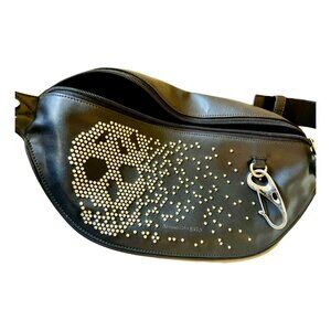 $1769 Authentic ALEXANDER McQUEEN Made in ITALY Unisex Black Leather Fanny Bag